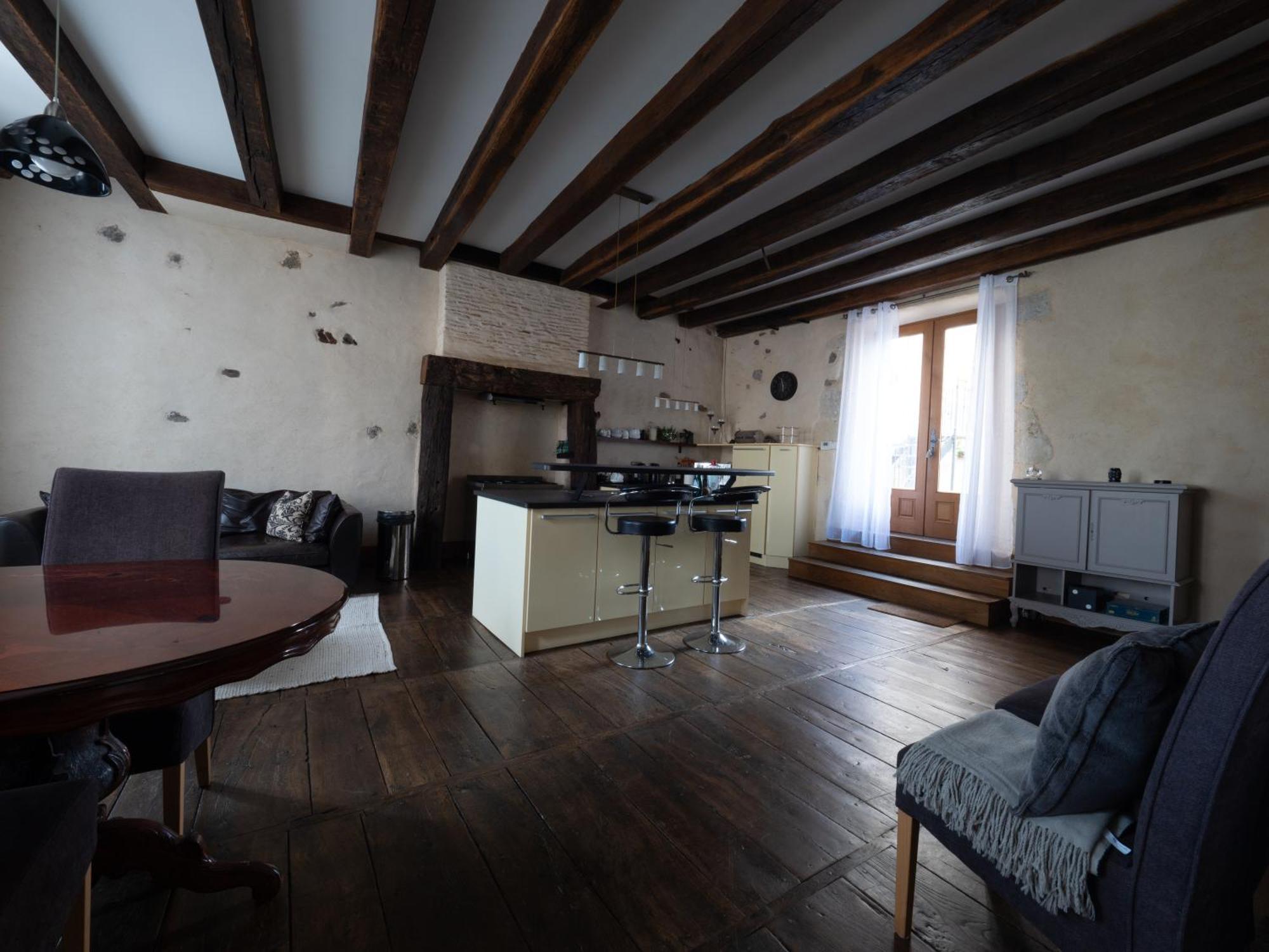 Pont Vieux Chambres Et Gites Confolens Bagian luar foto